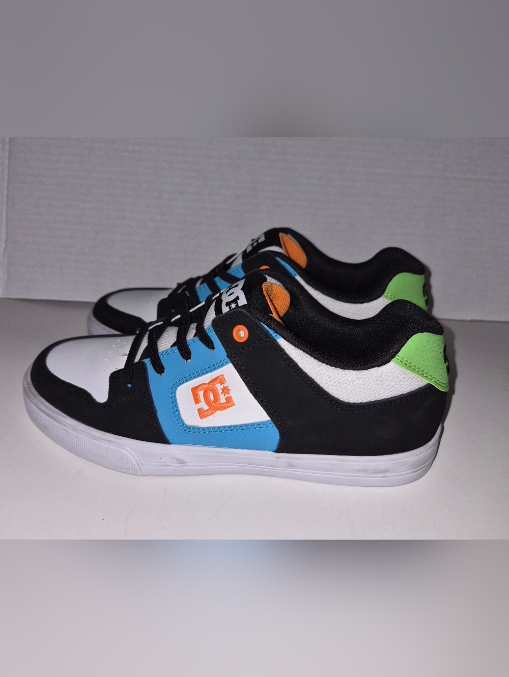 DC Shoes Pure Mid Youth skate shoes Size 5